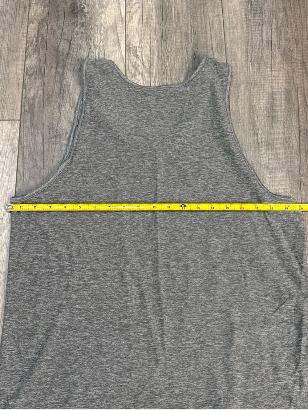 Vuori Grey Tank Top - Picture 4 of 4